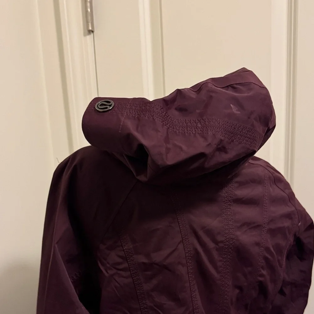 lululemon athletica Women's  Jacket in Deep Plum Purple - Picture 8 of 12